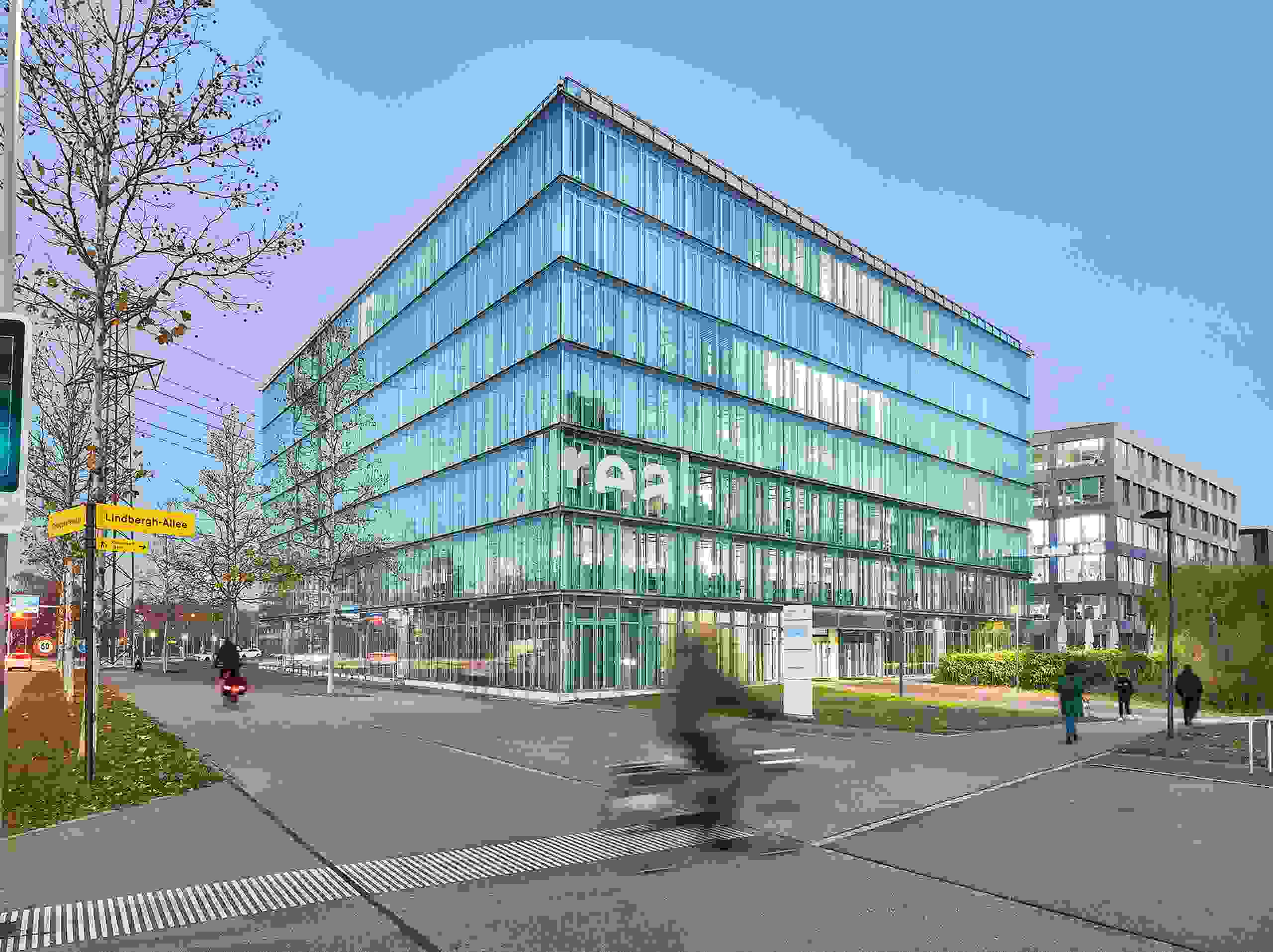 xl_202405021256_pfm_zuerich_allreal_buero_menschen_1.jpg